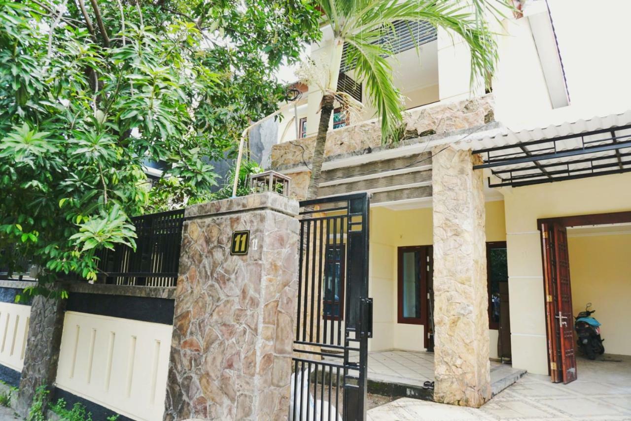 Green Surabaya Homey Bagian luar foto