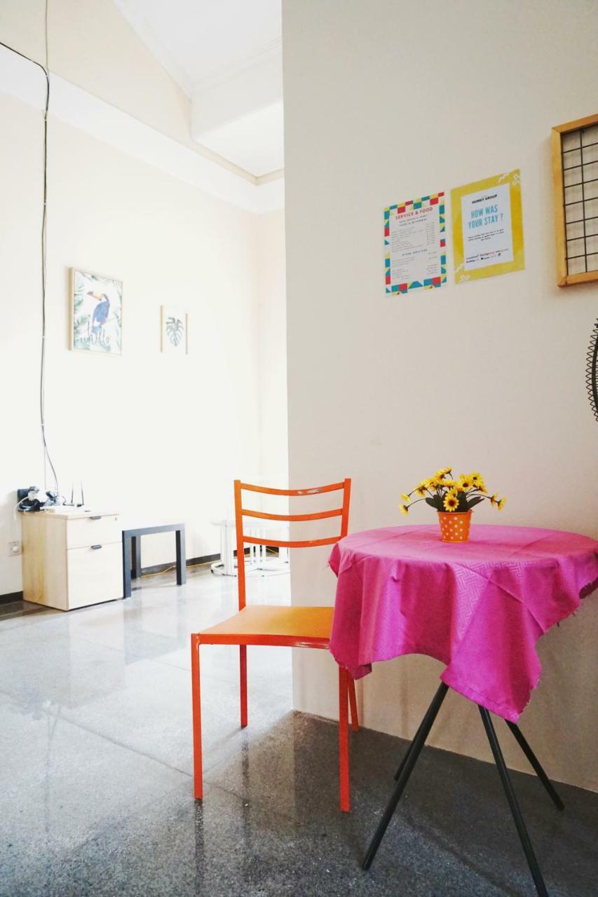 Green Surabaya Homey Bagian luar foto