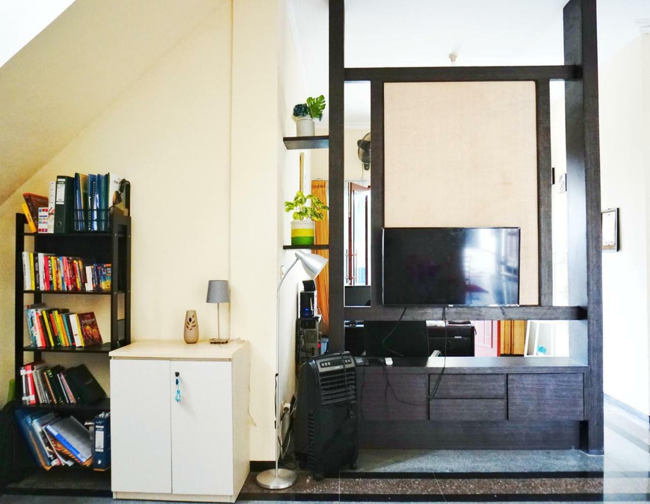 Green Surabaya Homey Bagian luar foto